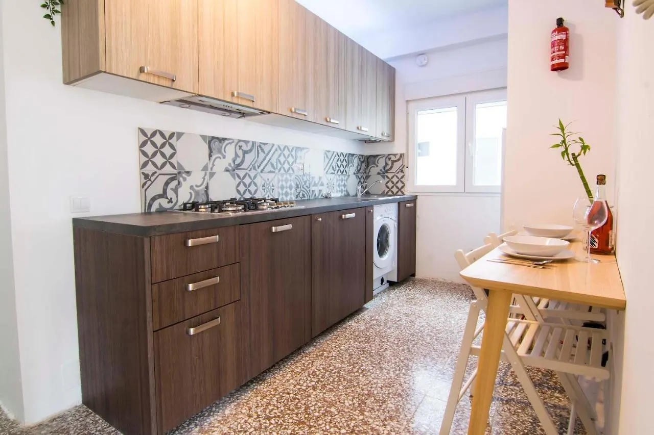 P&P Apartaments Arapiles Malaga Spain